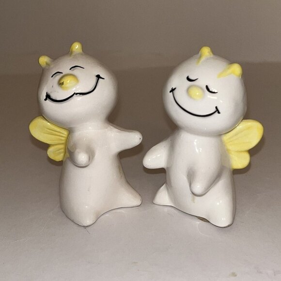 Vintage Happy Hugging Bugs Salt And Pepper Shakers Yellow Wings Imperfections - Picture 5 of 9
